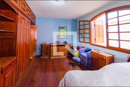 Casa à venda com 549m², 6 quartos e 6 vagasQuarto 2