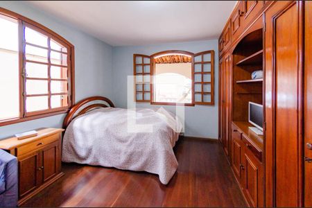 Casa à venda com 549m², 6 quartos e 6 vagasQuarto 2