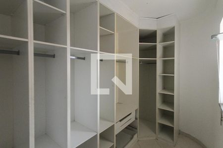 Casa à venda com 260m², 3 quartos e 2 vagas Casa à venda com 260m², 3 quartos e 2 vagasQuarto 2