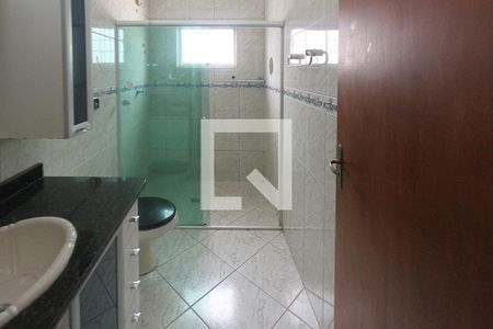 Casa à venda com 260m², 3 quartos e 2 vagas Casa à venda com 260m², 3 quartos e 2 vagasBanheiro