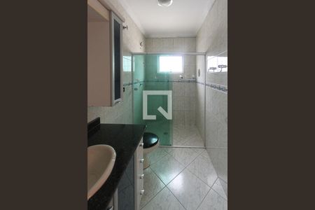 Casa à venda com 260m², 3 quartos e 2 vagas Casa à venda com 260m², 3 quartos e 2 vagasBanheiro