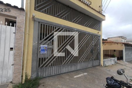 Casa à venda com 260m², 3 quartos e 2 vagas Casa à venda com 260m², 3 quartos e 2 vagasFachada e placa