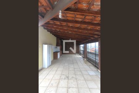 Casa à venda com 260m², 3 quartos e 2 vagas Casa à venda com 260m², 3 quartos e 2 vagasTerraço