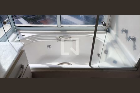 Apartamento à venda com 173m², 3 quartos e 3 vagasBanheiro da Suíte 1