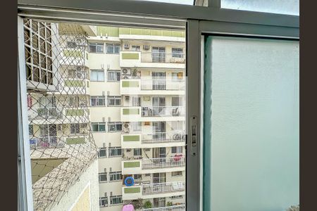 Apartamento à venda com 87m², 3 quartos e 1 vaga Apartamento à venda com 87m², 3 quartos e 1 vagaÁrea de Serviço