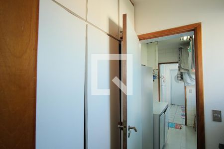 Apartamento à venda com 180m², 4 quartos e 2 vagasQuarto de Serviço