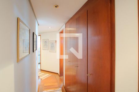 Apartamento à venda com 180m², 4 quartos e 2 vagasCorredor