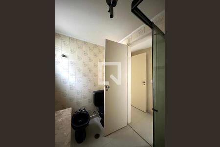 Apartamento para alugar com 191m², 3 quartos e 1 vaga Apartamento para alugar com 191m², 3 quartos e 1 vagaBanheiro da Suíte