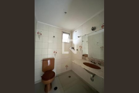 Apartamento para alugar com 191m², 3 quartos e 1 vaga Apartamento para alugar com 191m², 3 quartos e 1 vagaBanheiro Corredor