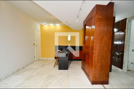 Sala de apartamento à venda com 1 quarto, 61m² em Carmo, Belo Horizonte