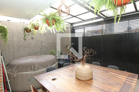 Casa à venda com 89m², 2 quartos e 2 vagasGaragem