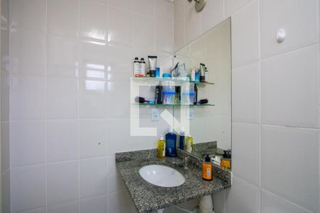 Apartamento à venda com 80m², 3 quartos e 2 vagasBanheiro do quarto 1