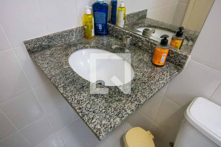 Apartamento à venda com 80m², 3 quartos e 2 vagasBanheiro do quarto 1