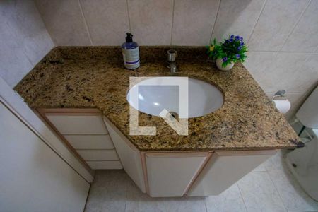 Apartamento à venda com 80m², 3 quartos e 2 vagasBanheiro social