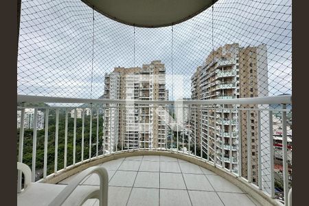 Apartamento à venda com 82m², 3 quartos e 1 vagaVaranda