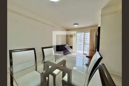 Apartamento à venda com 82m², 3 quartos e 1 vagaSala