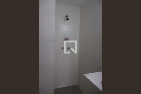 Apartamento à venda com 74m², 2 quartos e 1 vaga Apartamento à venda com 74m², 2 quartos e 1 vagaBanheiro da Suíte 2