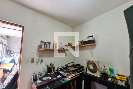 Casa à venda com 250m², 2 quartos e 2 vagas Casa à venda com 250m², 2 quartos e 2 vagasEdícula