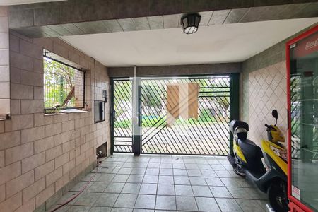 Casa à venda com 250m², 2 quartos e 2 vagas Casa à venda com 250m², 2 quartos e 2 vagasGaragem