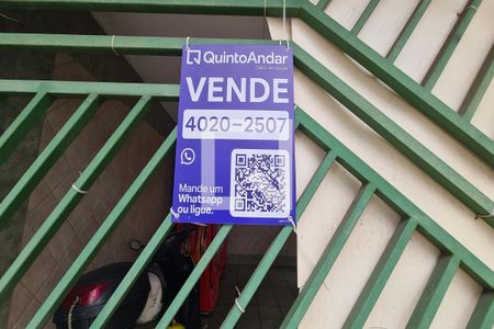 Casa à venda com 250m², 2 quartos e 2 vagas Casa à venda com 250m², 2 quartos e 2 vagasPlaquinha