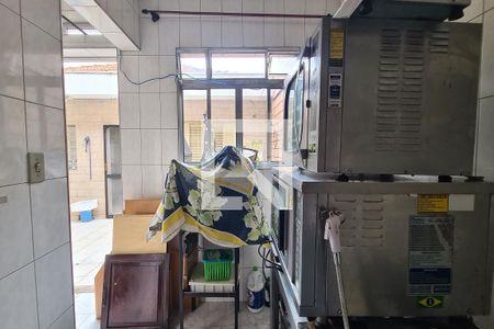 Casa à venda com 250m², 2 quartos e 2 vagas Casa à venda com 250m², 2 quartos e 2 vagasEdícula