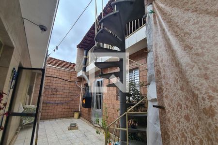 Casa à venda com 250m², 2 quartos e 2 vagas Casa à venda com 250m², 2 quartos e 2 vagasQuintal