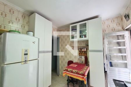 Casa à venda com 250m², 2 quartos e 2 vagas Casa à venda com 250m², 2 quartos e 2 vagasCozinha