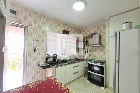 Casa à venda com 250m², 2 quartos e 2 vagas Casa à venda com 250m², 2 quartos e 2 vagasCozinha