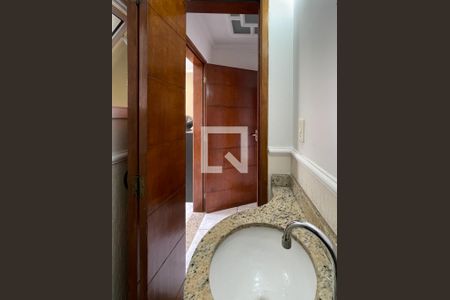 Casa à venda com 230m², 4 quartos e 6 vagasLavabo 2