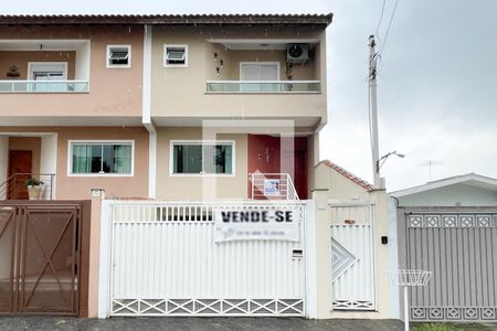 Casa à venda com 230m², 4 quartos e 6 vagasFachada
