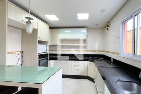 Casa à venda com 230m², 4 quartos e 6 vagasCozinha