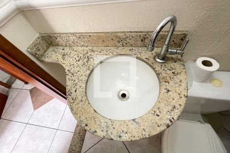 Casa à venda com 230m², 4 quartos e 6 vagasLavabo 2