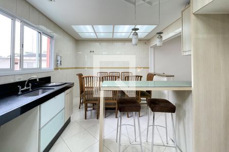 Casa à venda com 230m², 4 quartos e 6 vagasCozinha