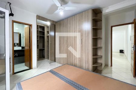 Casa à venda com 230m², 4 quartos e 6 vagasSuíte