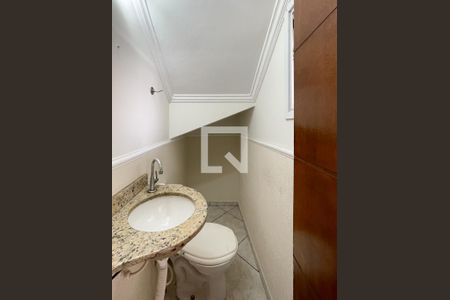 Casa à venda com 230m², 4 quartos e 6 vagasLavabo 2