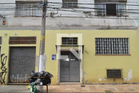 Apartamento à venda com 80m², 2 quartos e sem vagaFachada + Plaquinha