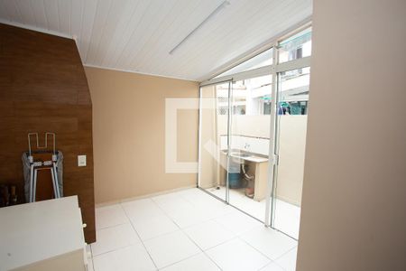 Casa de condomínio para alugar com 80m², 2 quartos e 1 vagaÁrea de Serviço