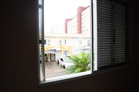 Casa de condomínio para alugar com 80m², 2 quartos e 1 vagaVista da janela da suíte