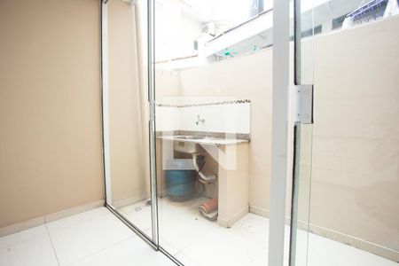 Casa de condomínio para alugar com 80m², 2 quartos e 1 vagaÁrea de Serviço