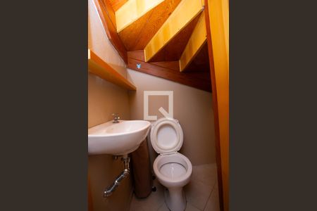 Lavabo de casa de condomínio para alugar com 2 quartos, 80m² em Estância Velha, Canoas