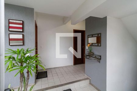 Apartamento à venda com 85m², 3 quartos e 2 vagas Apartamento à venda com 85m², 3 quartos e 2 vagasHall social