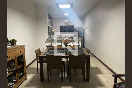 Casa à venda com 8 quartos, 350m² em Badu, Niterói