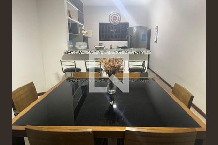 Casa à venda com 8 quartos, 350m² em Badu, Niterói