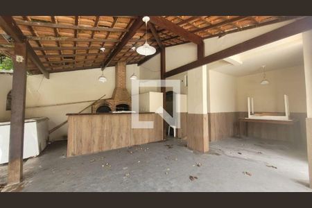 Casa à venda com 8 quartos, 350m² em Badu, Niterói