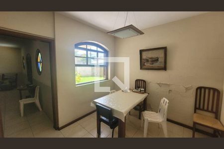 Casa à venda com 8 quartos, 350m² em Badu, Niterói