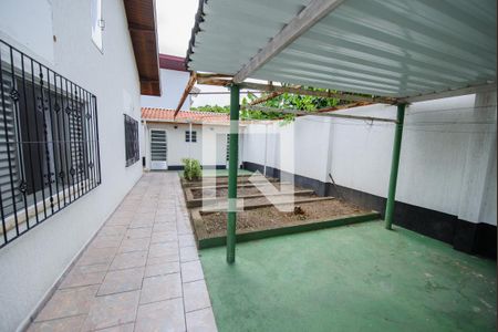 Casa de condomínio à venda com 365m², 3 quartos e 4 vagas Casa de condomínio à venda com 365m², 3 quartos e 4 vagasQuintal - Horta