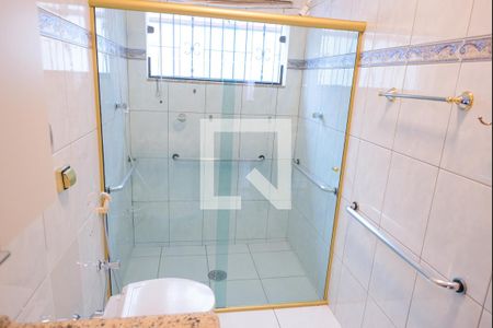 Casa de condomínio à venda com 365m², 3 quartos e 4 vagas Casa de condomínio à venda com 365m², 3 quartos e 4 vagasBanheiro Social