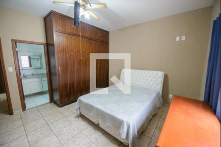 Casa de condomínio à venda com 365m², 3 quartos e 4 vagas Casa de condomínio à venda com 365m², 3 quartos e 4 vagasSuíte