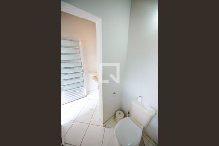 Casa de condomínio à venda com 365m², 3 quartos e 4 vagas Casa de condomínio à venda com 365m², 3 quartos e 4 vagasBanheiro de serviço