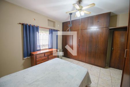 Casa de condomínio à venda com 365m², 3 quartos e 4 vagas Casa de condomínio à venda com 365m², 3 quartos e 4 vagasSuíte